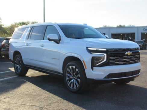 New 2026 Chevrolet Suburban High Country RWD image 3