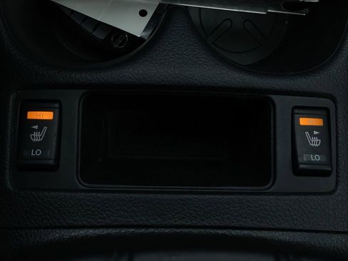 Used 2018 Nissan Rogue SV w/ Premium Package image 19