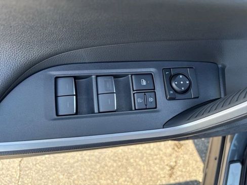 Used 2025 Toyota RAV4 XSE w/ Premium Package image 9