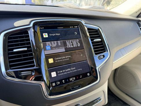 Certified 2025 Volvo XC90 B6 Plus w/ Protection Package image 23