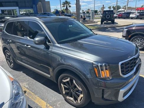 Used 2024 Kia Telluride S w/ S Sunroof Package image 3
