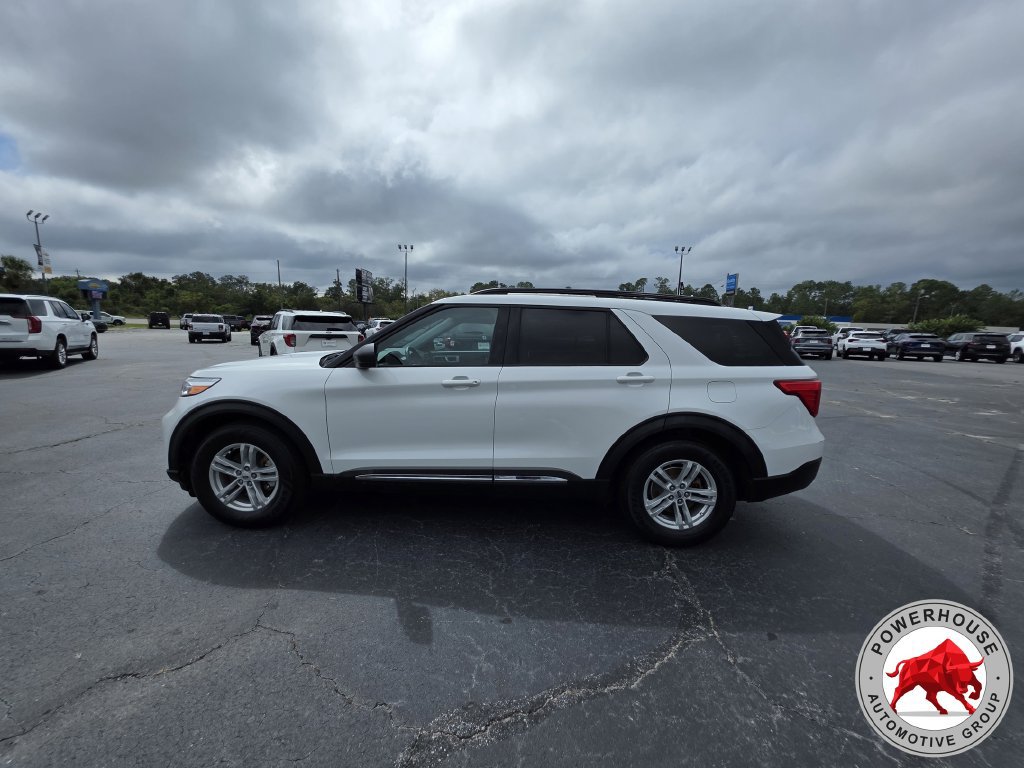 Used 2021 Ford Explorer XLT RWD image 3