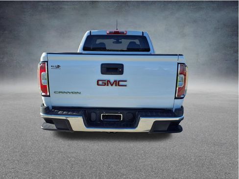 Used 2018 GMC Canyon W/T w/ Convenience Package RWD image 8