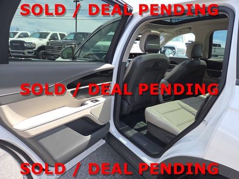 Used 2025 Lincoln Nautilus Premier w/ Equipment Group 102A AWD/4WD image 11