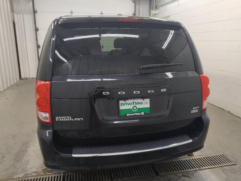 Used 2019 Dodge Grand Caravan SXT FWD image 6