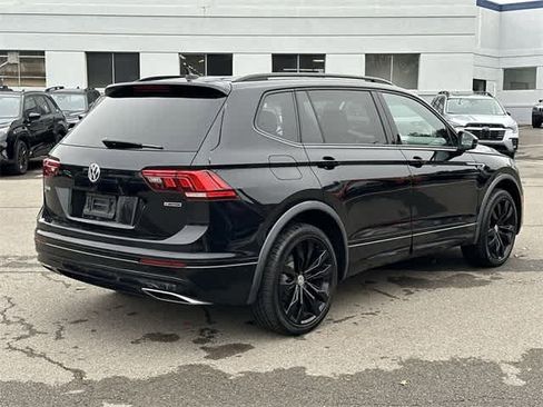 Used 2021 Volkswagen Tiguan SE R-Line image 32
