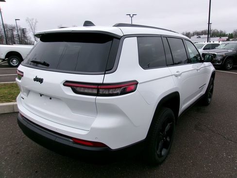 New 2026 Jeep Grand Cherokee L Limited w/ Limited Altitude Package AWD/4WD image 3