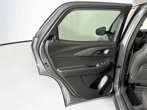 Used 2024 Chevrolet TrailBlazer RS FWD image 24