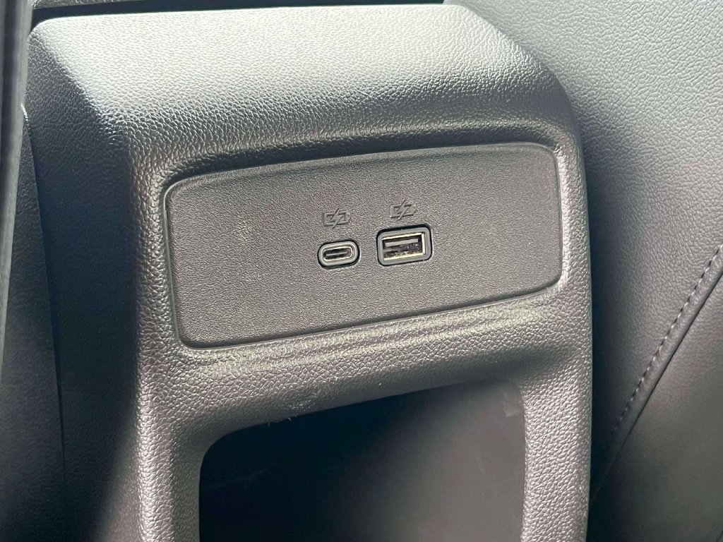 Used 2024 Chevrolet Trax LT w/ Sunroof Package FWD image 15
