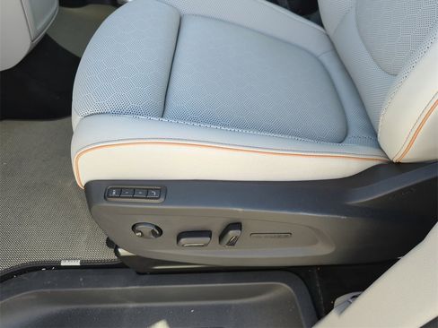 New 2025 Volkswagen ID. Buzz 1st Edition image 27