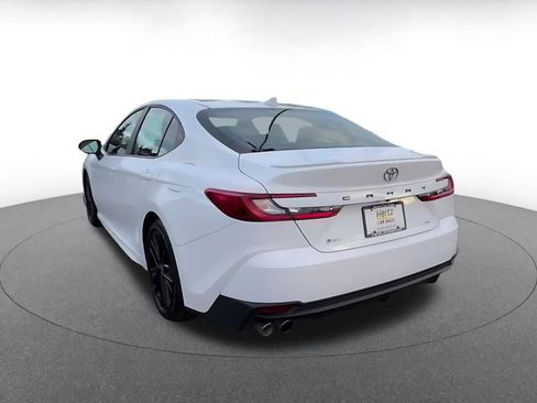 Used 2025 Toyota Camry LE image 11