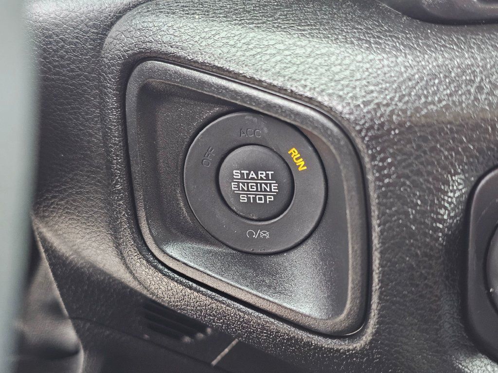 Used 2024 Jeep Wrangler Unlimited AWD/4WD image 28