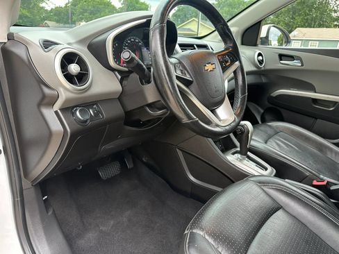 Used 2020 Chevrolet Sonic Premier FWD image 14