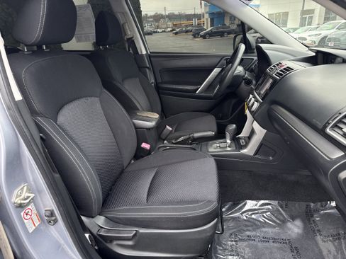 Used 2017 Subaru Forester 2.5i Premium image 16