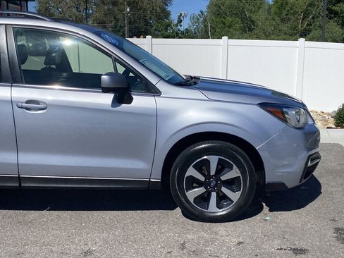Used 2017 Subaru Forester 2.5i Limited w/ Popular Package #2 AWD/4WD image 8