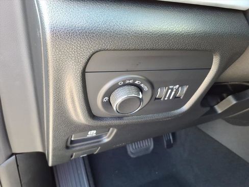 New 2025 Jeep Grand Cherokee Altitude image 10