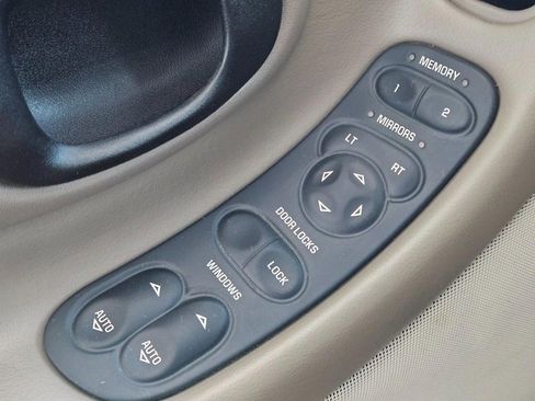 Used 2003 Chevrolet Corvette Convertible w/ Preferred Equipment Group1 image 15