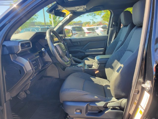 Used 2025 Toyota Tacoma SR5 AWD/4WD image 16