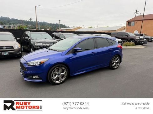 Used 2015 Ford Focus ST FWD image 1