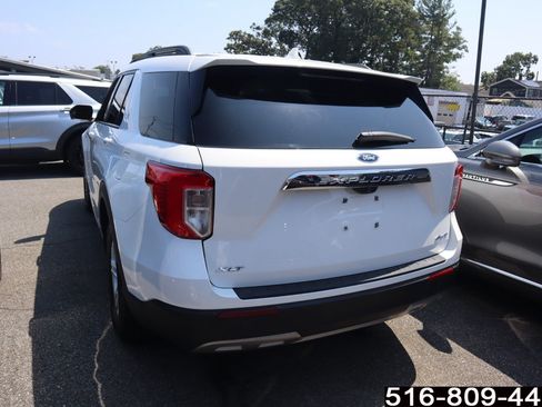 Used 2023 Ford Explorer XLT w/ Equipment Group 202A AWD/4WD image 4