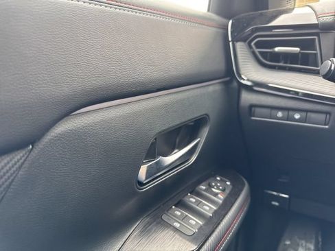 Used 2025 Nissan Kicks SR w/ SR Premium Package AWD/4WD image 19