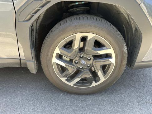 Certified 2025 Subaru Forester Limited AWD/4WD image 5