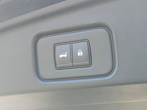 New 2026 Nissan Pathfinder SL image 13