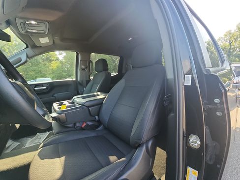 Used 2022 Chevrolet Silverado 1500 Custom AWD/4WD image 18