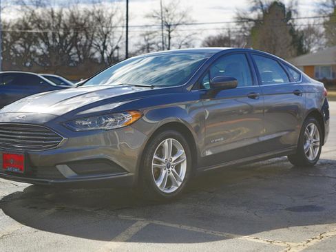 Used 2018 Ford Fusion S image 3