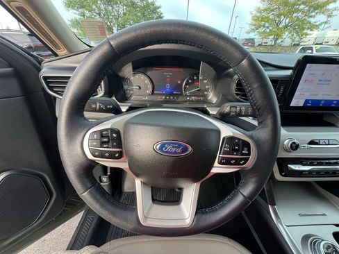 Used 2023 Ford Explorer XLT w/ Equipment Group 202A AWD/4WD image 42