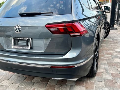 Used 2021 Volkswagen Tiguan SE w/ Panoramic Sunroof Package image 26