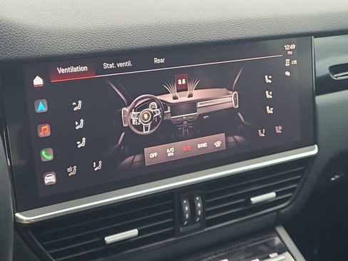 Used 2022 Porsche Cayenne Coupe image 30