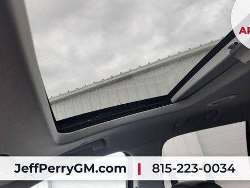 Used 2018 Chevrolet Traverse LT AWD/4WD image 9