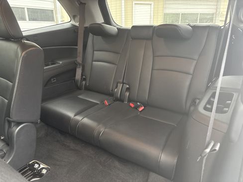 Used 2019 Honda Pilot Touring image 36