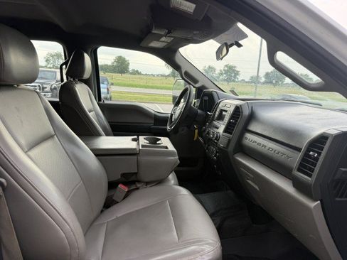 Used 2017 Ford F550 4x4 Crew Cab Super Duty image 9