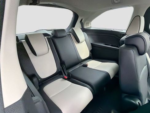 Used 2026 Honda Odyssey Elite image 28