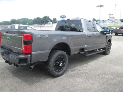 New 2025 Ford F350 XLT w/ Black Appearance Package image 7