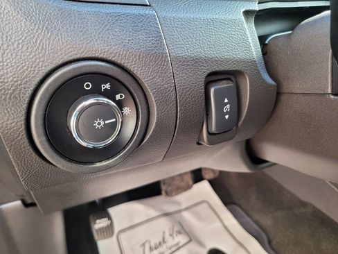 Used 2016 Ford Taurus SEL FWD image 19