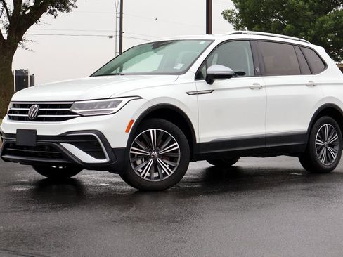 Used 2024 Volkswagen Tiguan Wolfsburg Edition FWD image 18