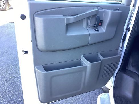 Used 2024 GMC Savana 2500 w/ Driver Convenience Package image 19
