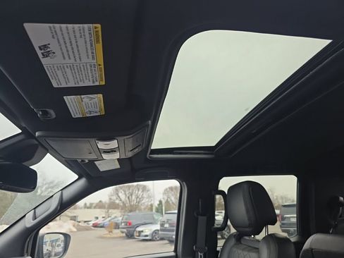 Used 2022 Nissan Frontier PRO-4X w/ Pro-4X Premium Package image 22