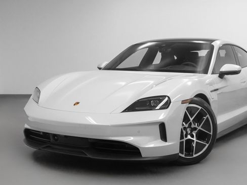 New 2025 Porsche Taycan image 7