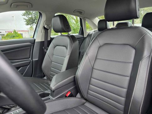 Used 2024 Volkswagen Jetta SE image 21