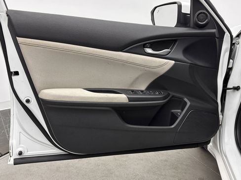 Used 2021 Honda Insight EX image 10