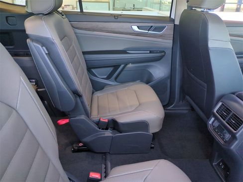 New 2026 Volkswagen Atlas SEL image 36