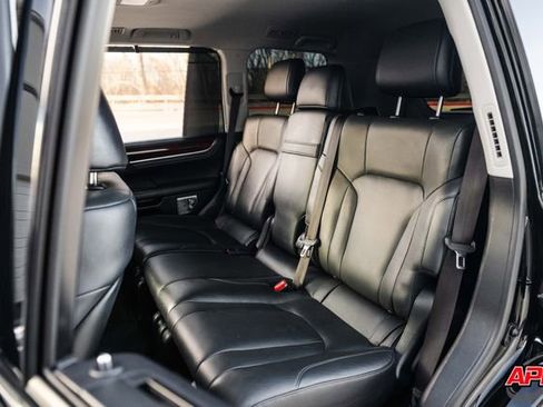 Used 2021 Lexus LX 570 4WD w/ Luxury Package image 69