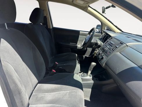 Used 2011 Nissan Versa 1.8 S w/ Plus Pkg FWD image 9