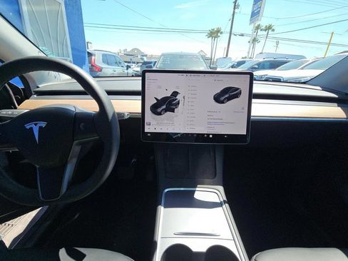 Used 2023 Tesla Model Y 2WD image 5