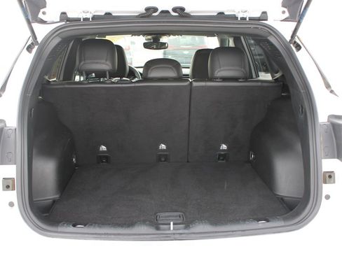Used 2024 Jeep Compass Latitude AWD/4WD image 14