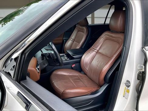 Used 2021 Lincoln Aviator Reserve w/ Equipment Group 201A AWD/4WD image 25